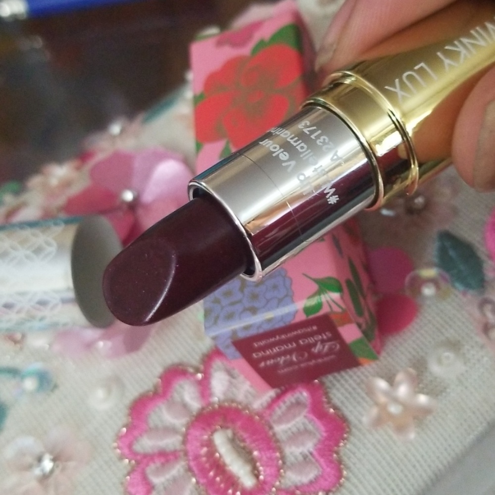 STELLA MARINA Winky Lux DISCONTINUED Matte Lip Velour NWT - Picture 8 of 8